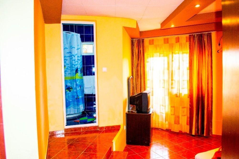 ホテルVila Luminita ママイア エクステリア 写真